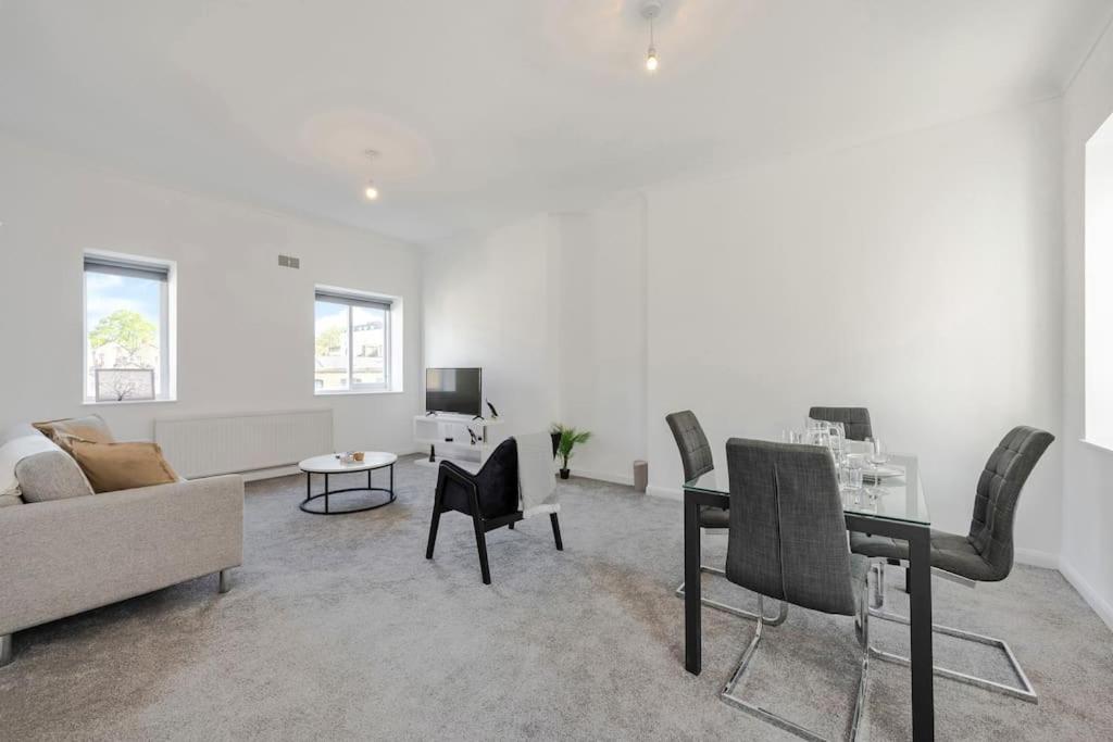 Apartment Luxury 3 Bedroom Near Hyde Park *