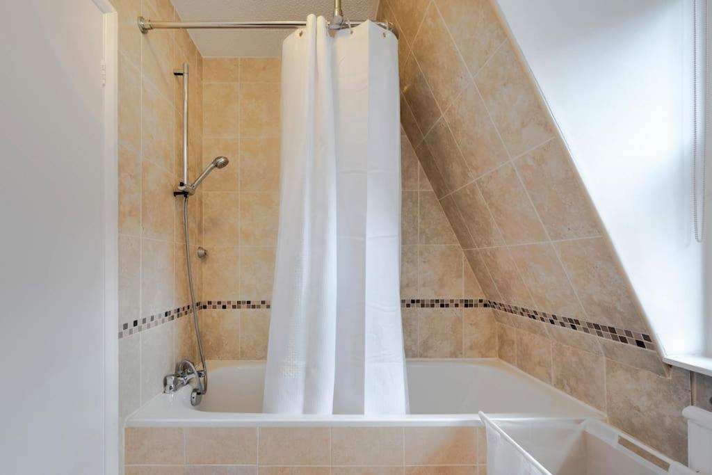 Apartment Luxury 3 Bedroom Near Hyde Park London