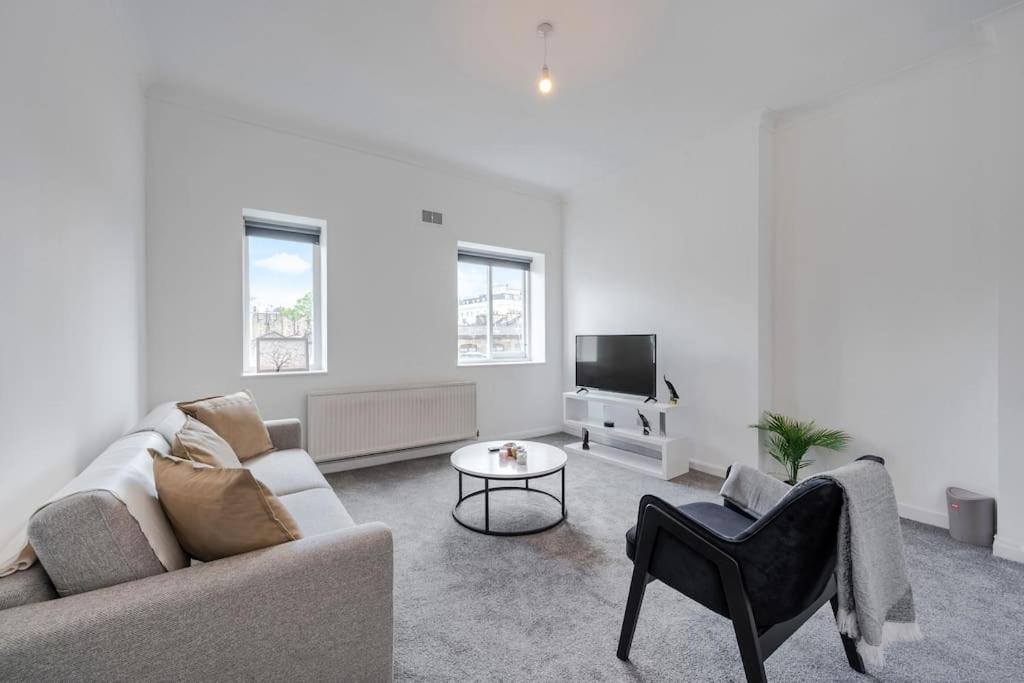 Apartment Luxury 3 Bedroom Near Hyde Park *